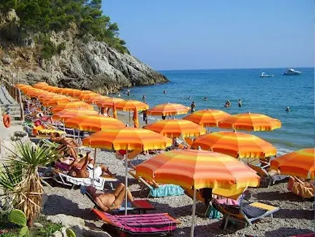 Maison Sperlonga avec jardin vue mer et accès plage : photo 23