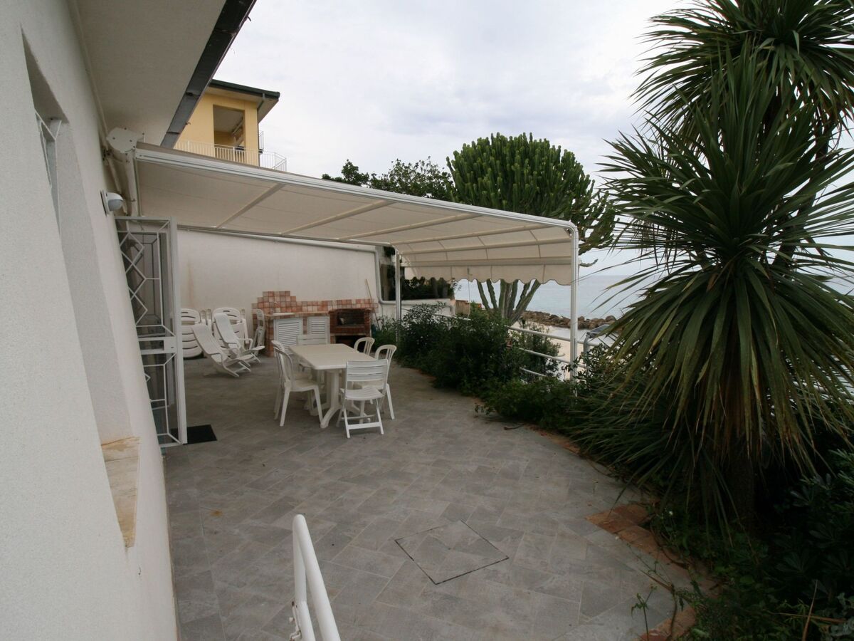 Studio Laura en villa avec accès direct à la plage - Photo 7