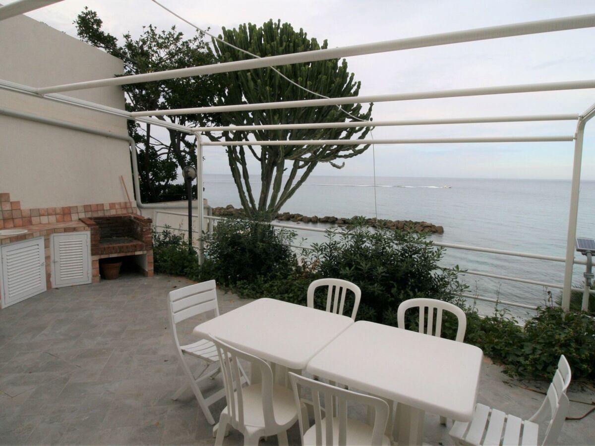 Studio Laura en villa avec accès direct à la plage - Photo 10