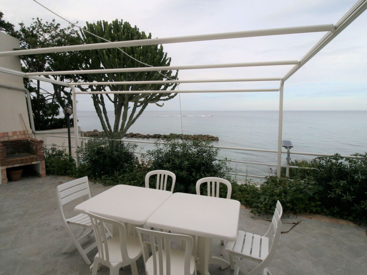 Studio Laura en villa avec accès direct à la plage - Photo 14