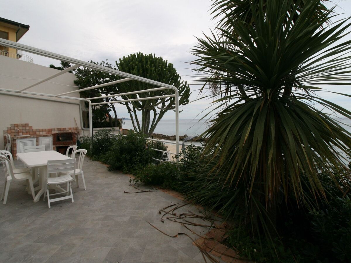 Studio Laura en villa avec accès direct à la plage - Photo 15