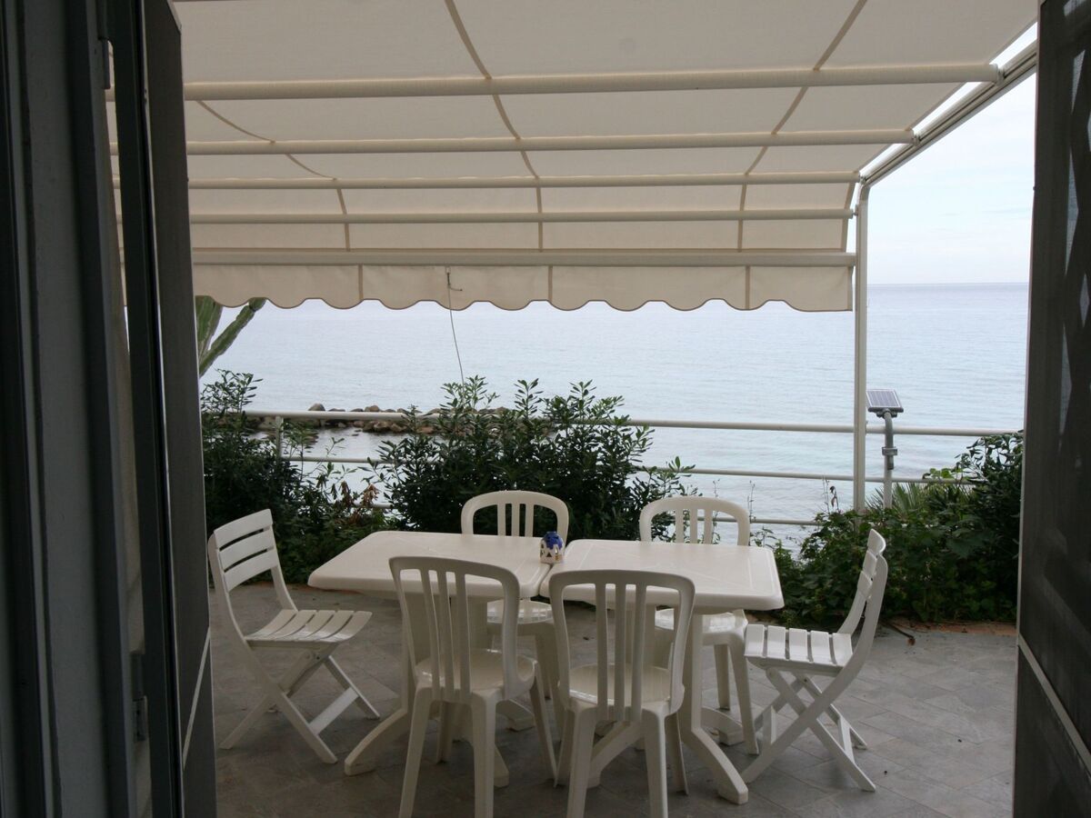 Studio Laura en villa avec accès direct à la plage - Photo 21