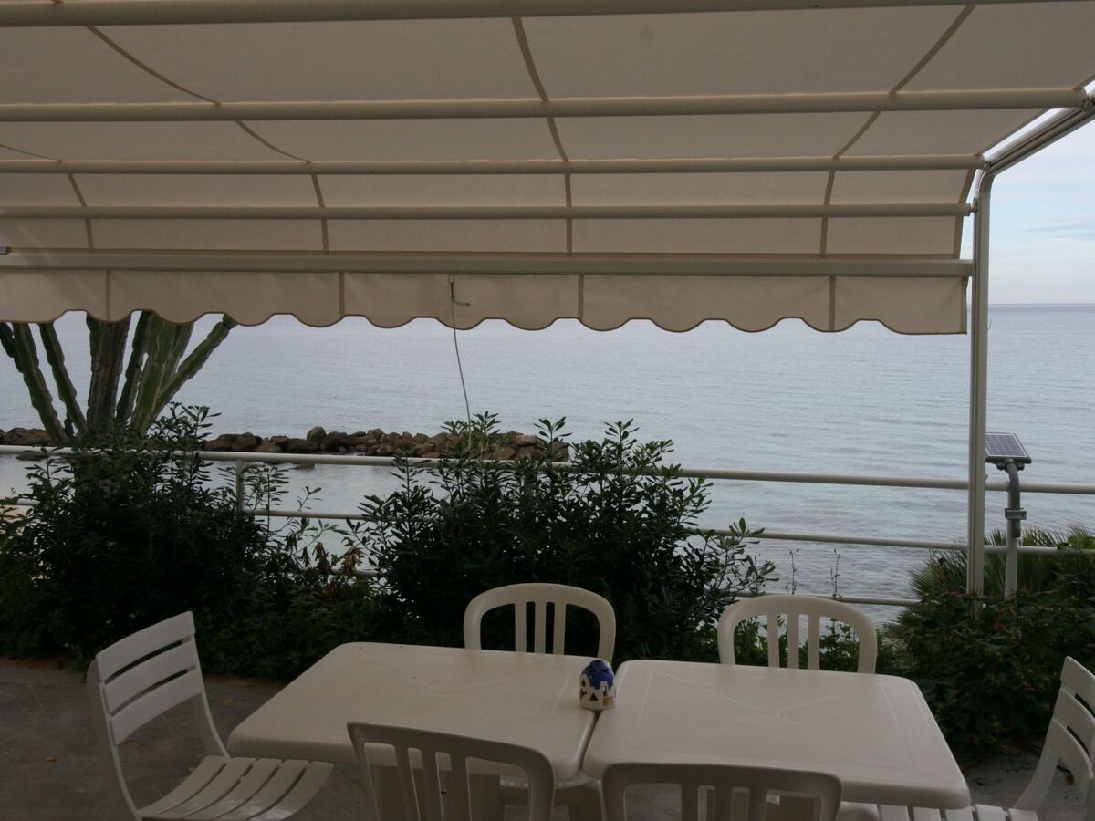 Studio Laura en villa avec accès direct à la plage - Photo 22