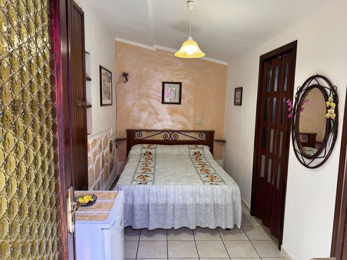 Chambre double à 380 m de la plage de Riaci, Capo Vaticano - Photo 5
