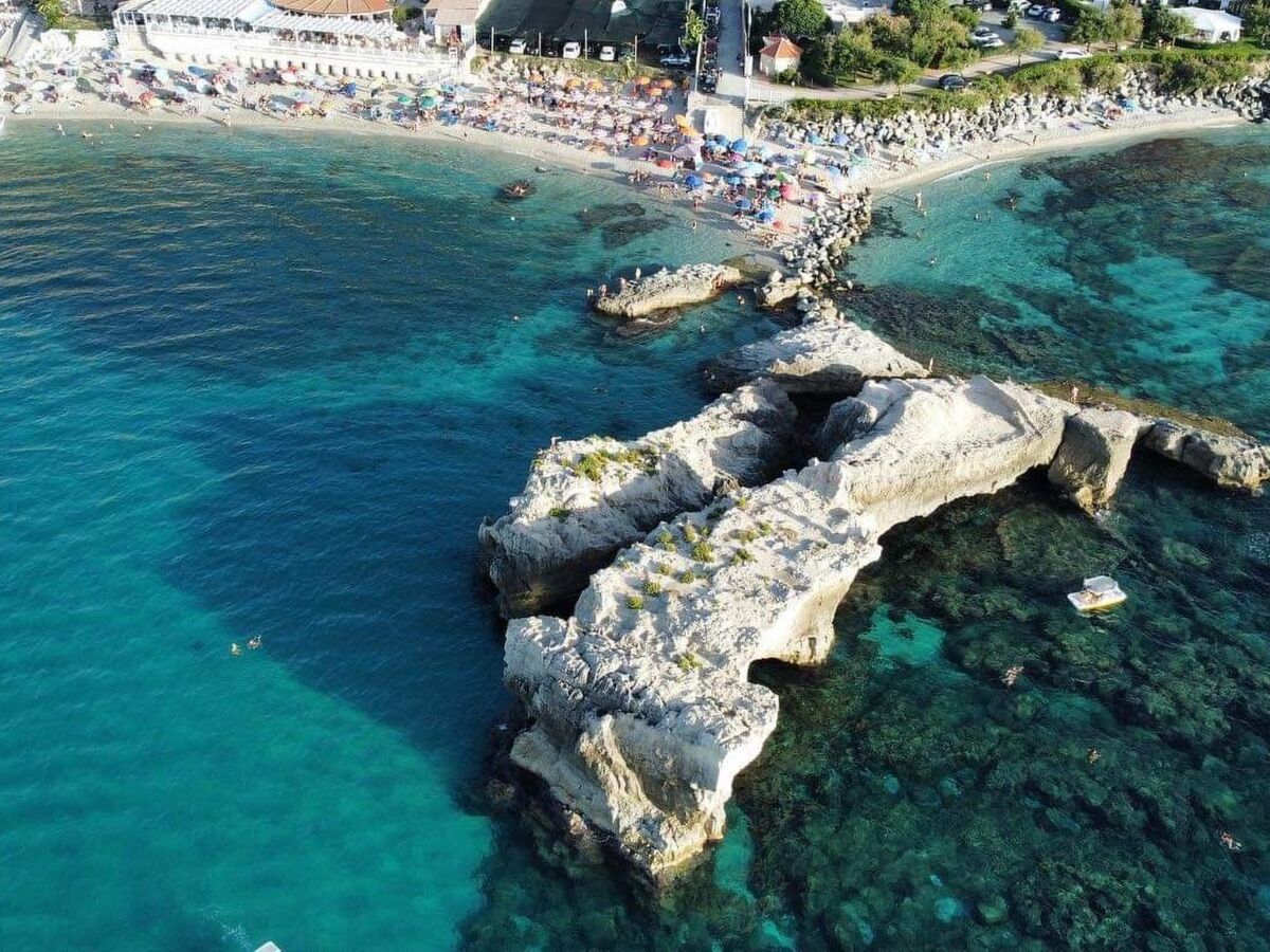 Chambre double à 380 m de la plage de Riaci, Capo Vaticano - Photo 16