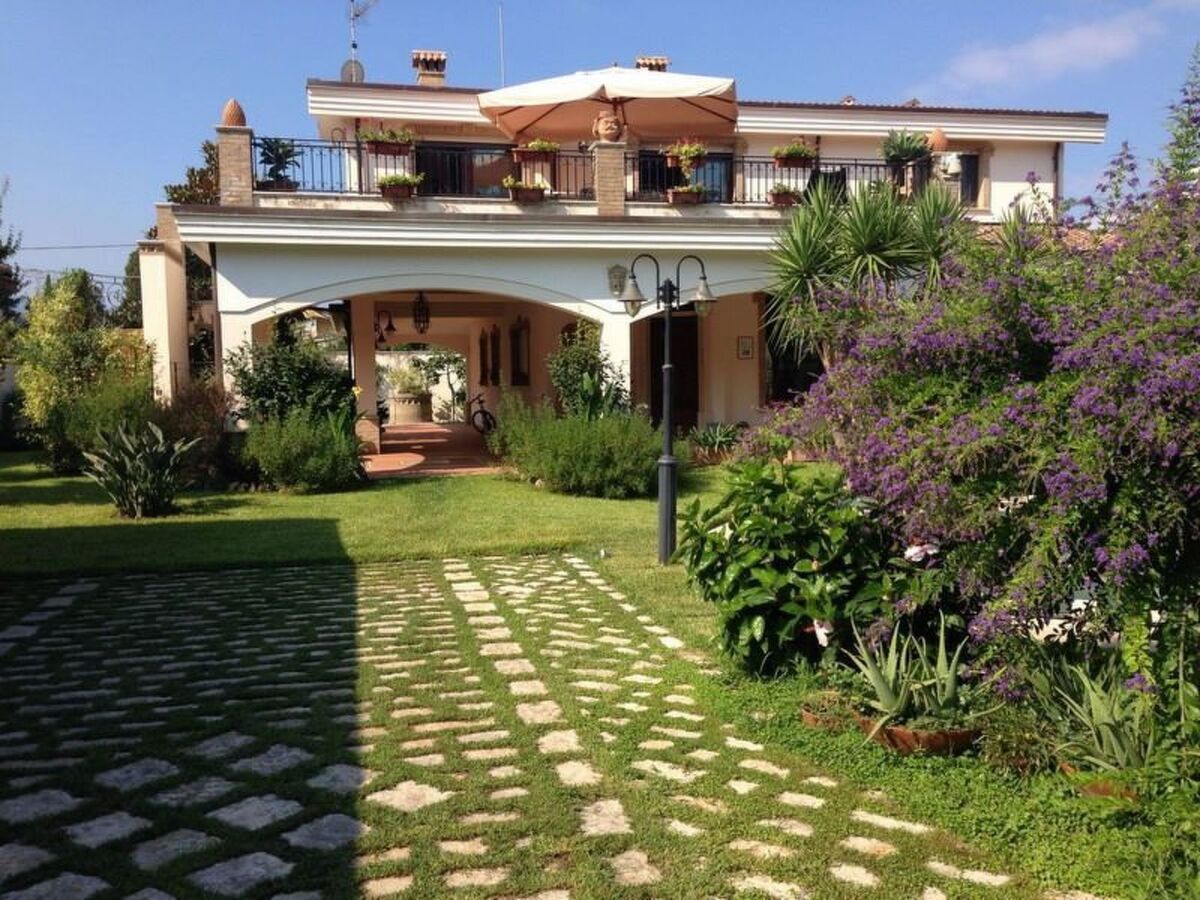 Villa Ornella : 6 chambres, piscine privée à 150 m de la plage - Photo 2