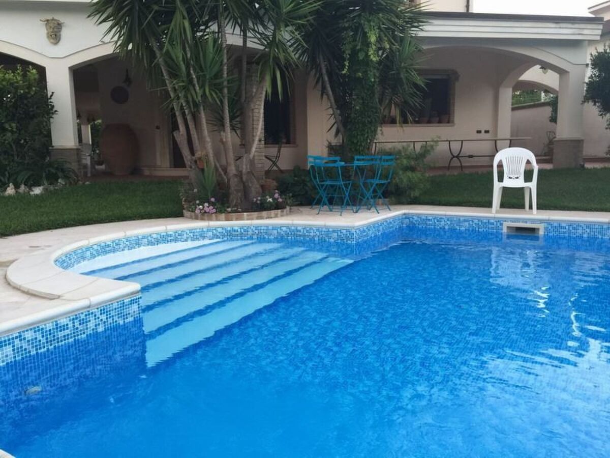 Villa Ornella : 6 chambres, piscine privée à 150 m de la plage - Photo 4
