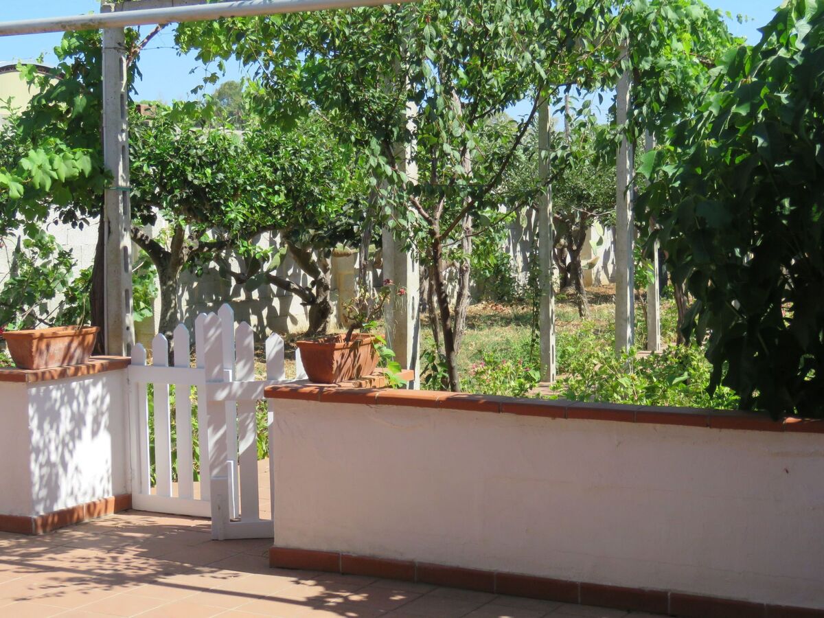 Villa récente avec jardin de 600 m² à Gallipoli - Photo 3