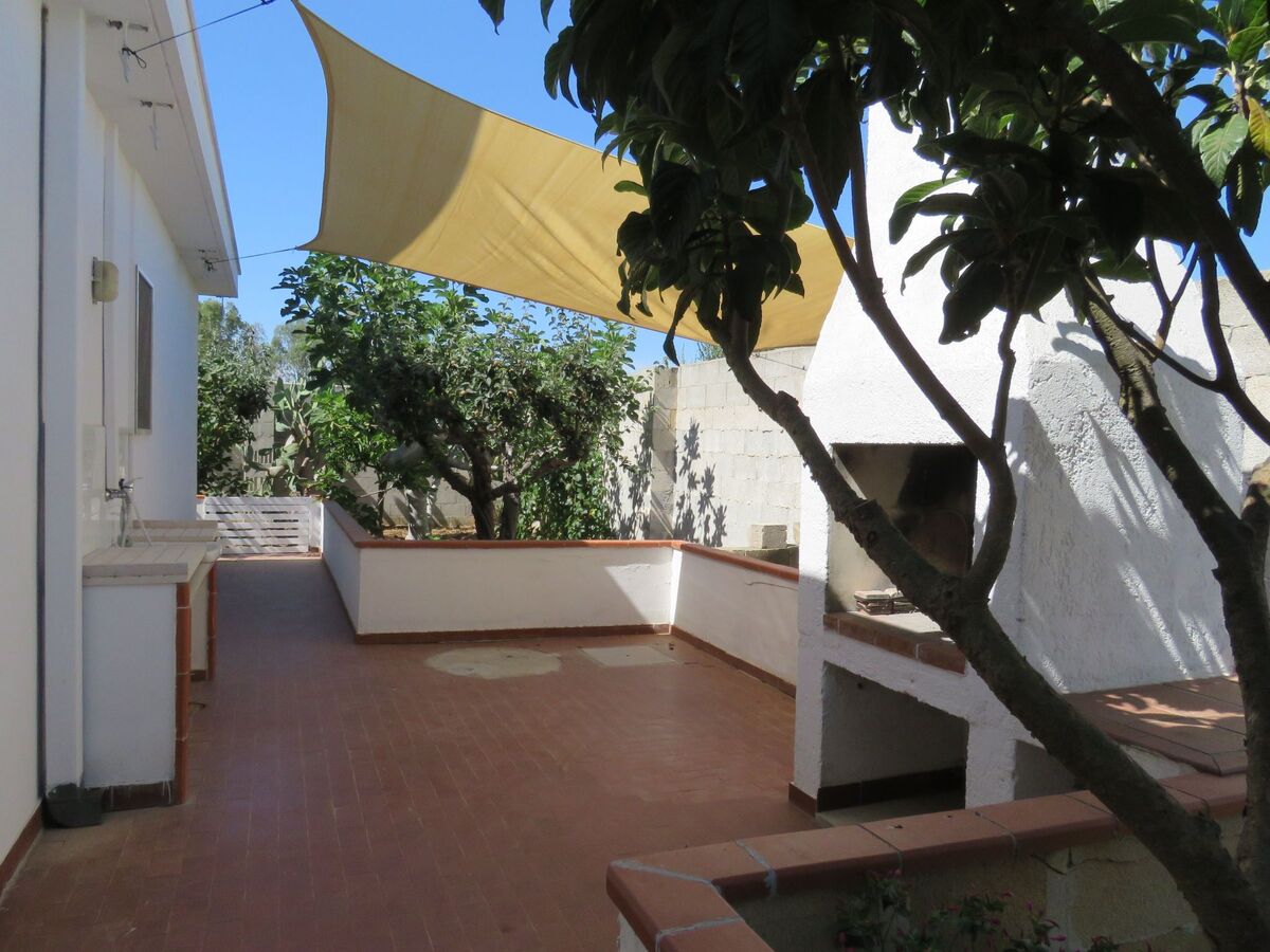 Villa récente avec jardin de 600 m² à Gallipoli - Photo 17