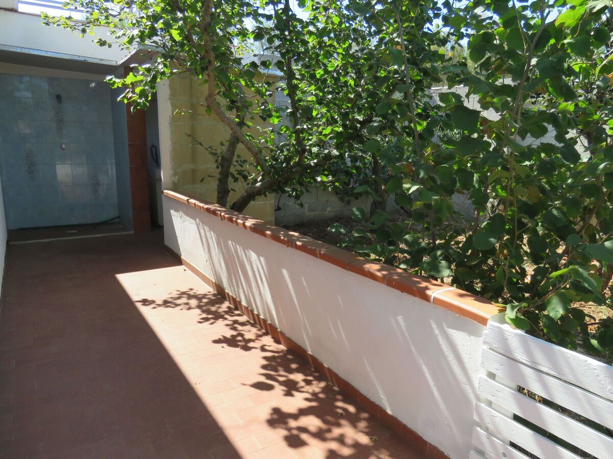 Villa récente avec jardin de 600 m² à Gallipoli - Photo 18