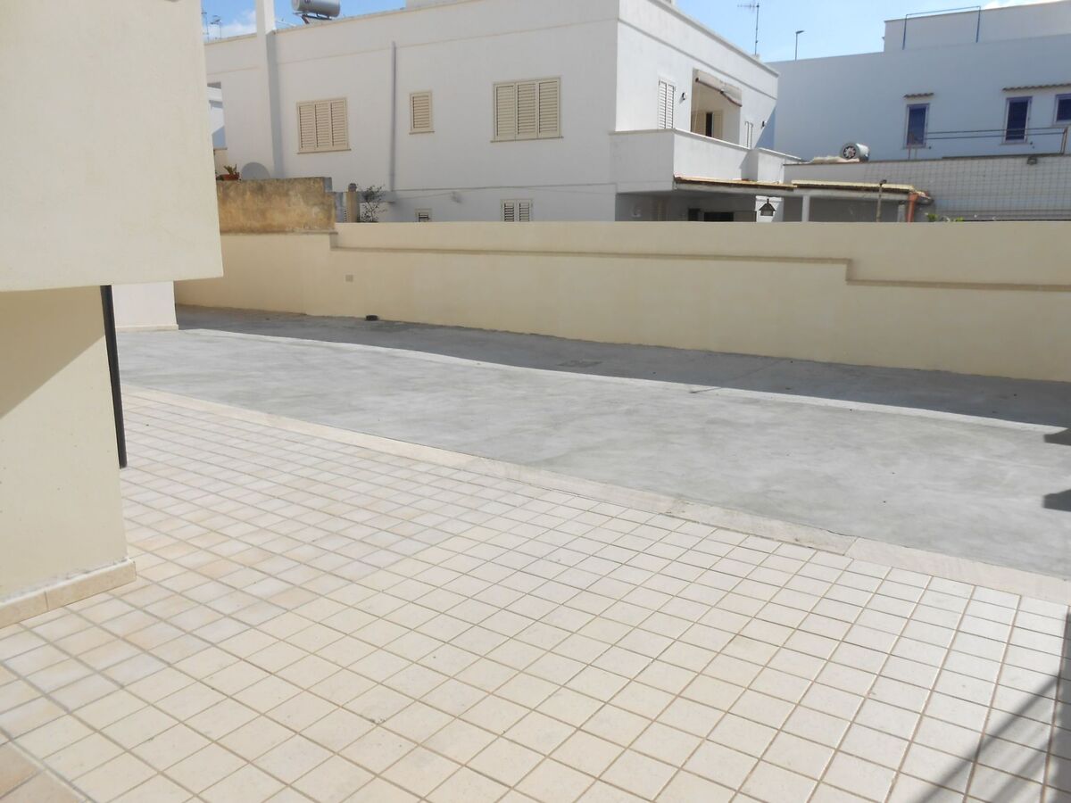 Appartement 2 chambres avec terrasse ensoleillée à 300m de la plage - Photo 2