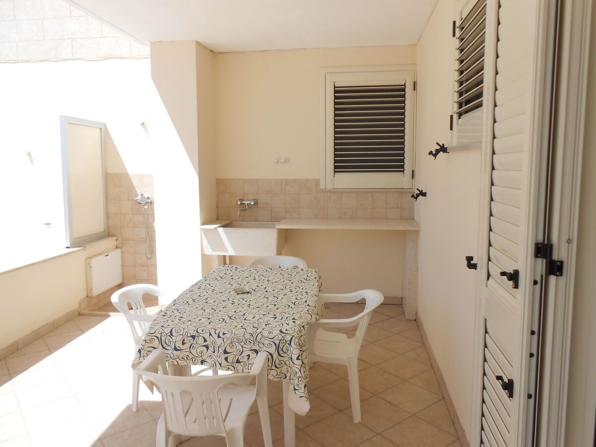 Appartement 2 chambres avec véranda couverte à 300m de la plage - Photo 5