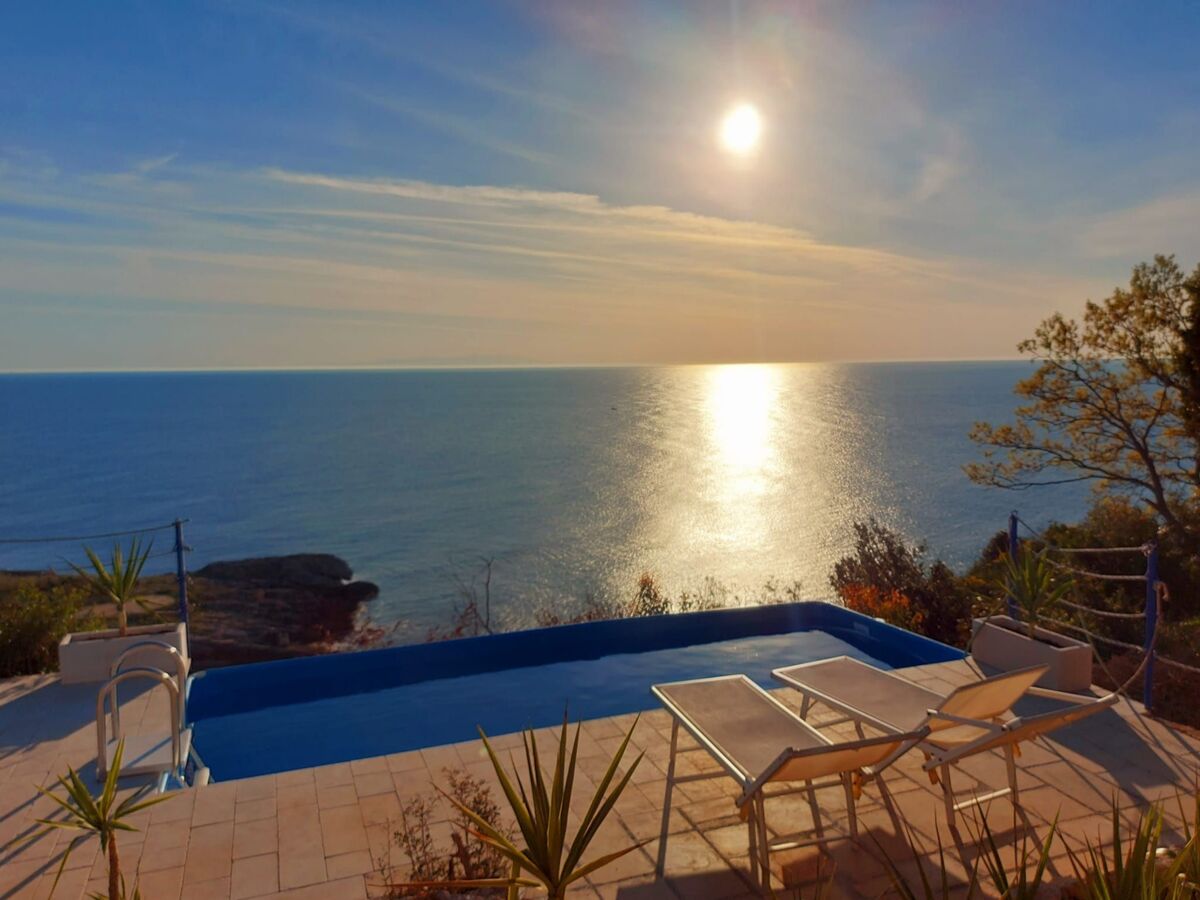 Villa avec piscine privée face à la mer à Marina Serra - Photo 29
