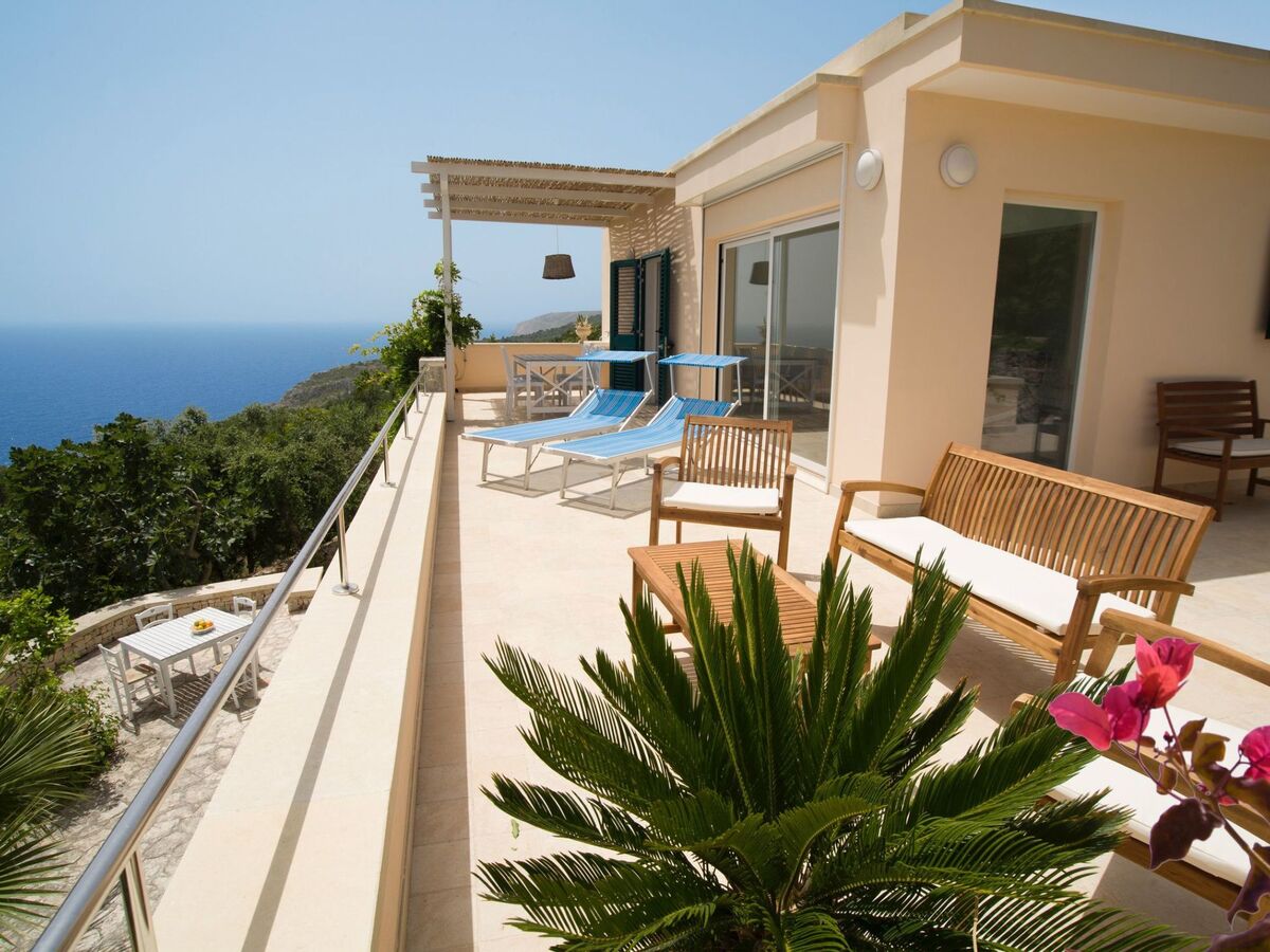 Villa avec piscine privée à Marina di Novaglie, 8 pers. - Photo 1