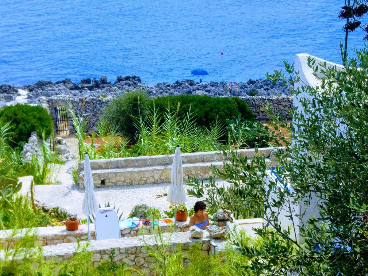 Villa Meris à Castro Marina : accès direct à la mer - Photo 26
