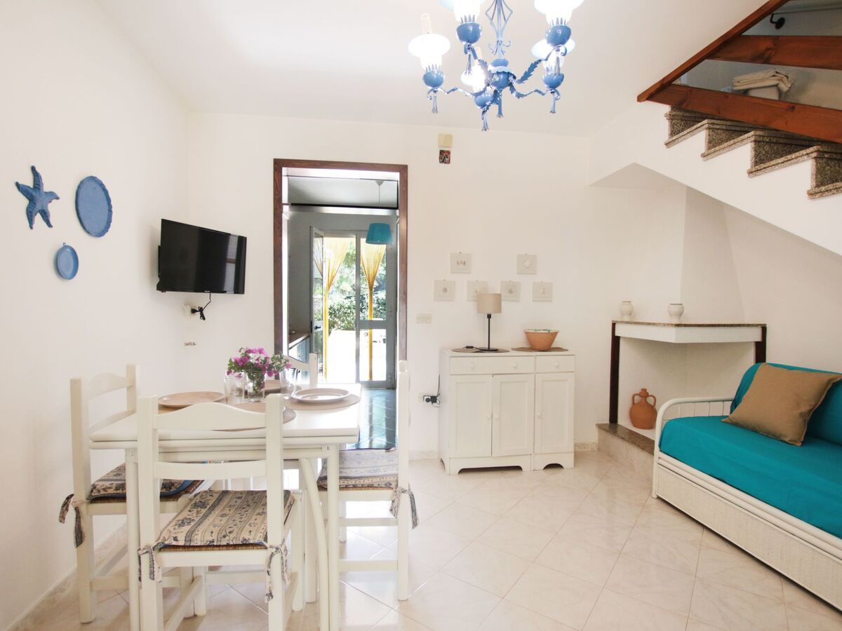 Villa Irene à Carovigno : jardin 150 m², terrasse et grill - Photo 7