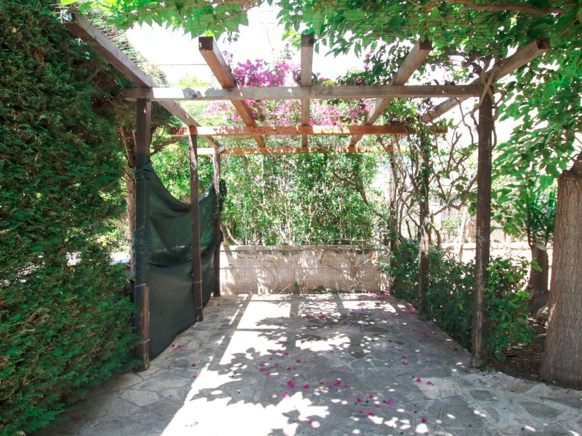 Villa Irene à Carovigno : jardin 150 m², terrasse et grill - Photo 22
