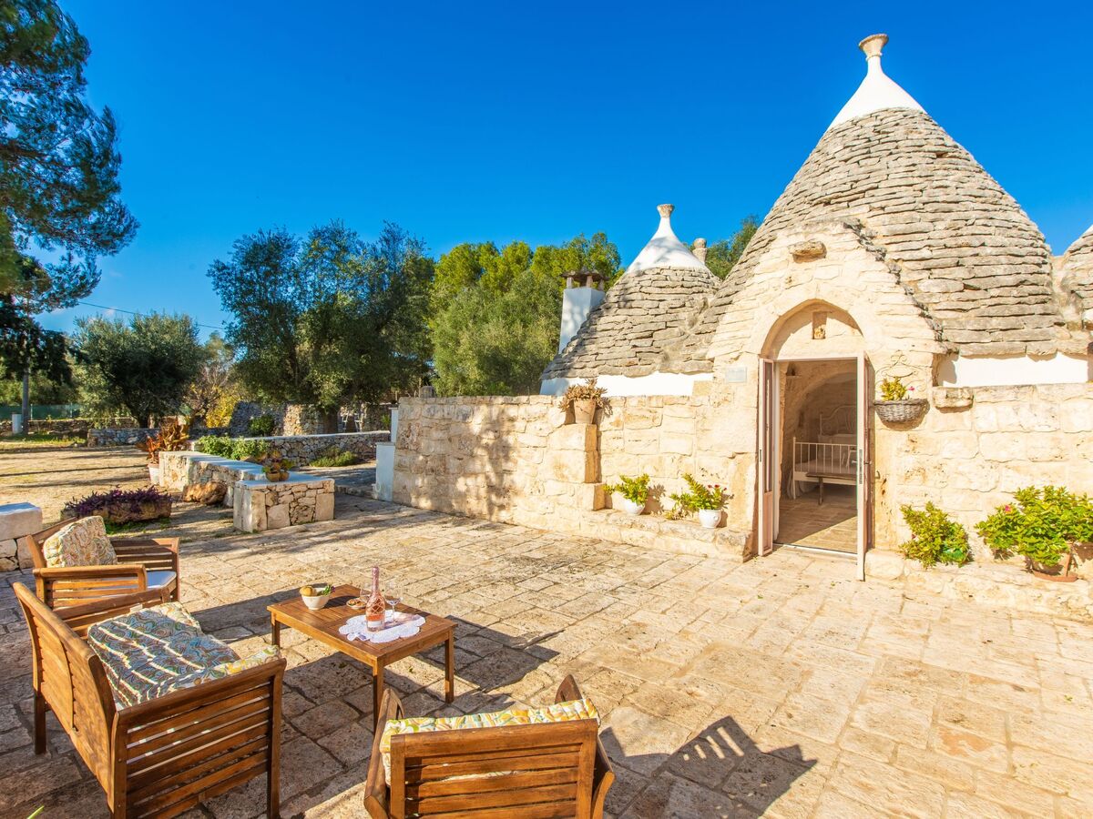 Trullo Kinderpool avec piscine privée à San Michele Salentino - Photo 1
