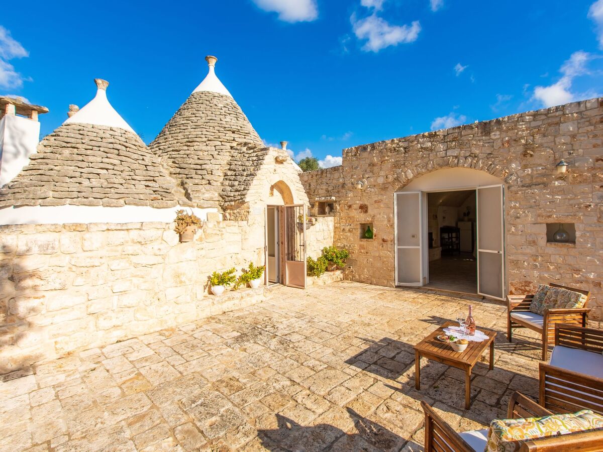 Trullo Kinderpool avec piscine privée à San Michele Salentino - Photo 3