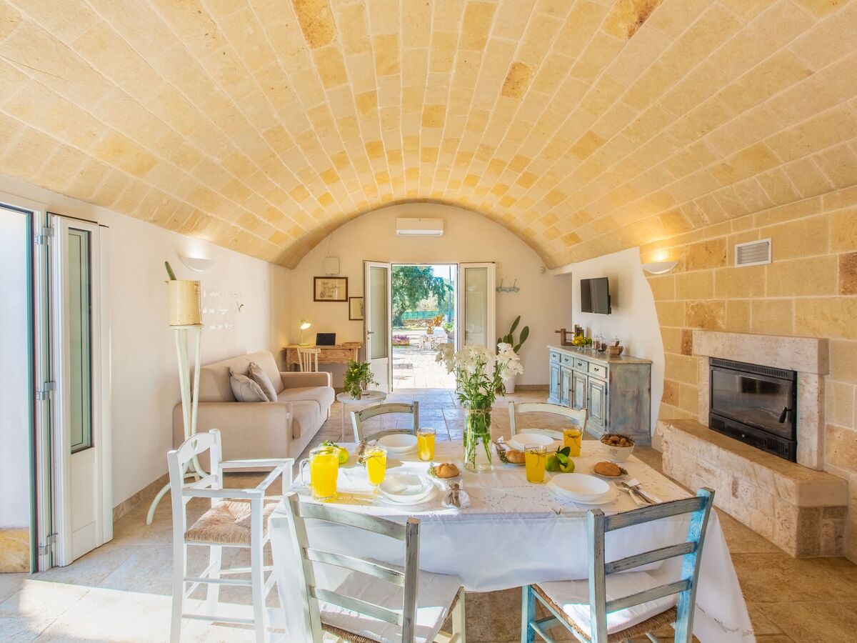 Trullo Kinderpool avec piscine privée à San Michele Salentino - Photo 7