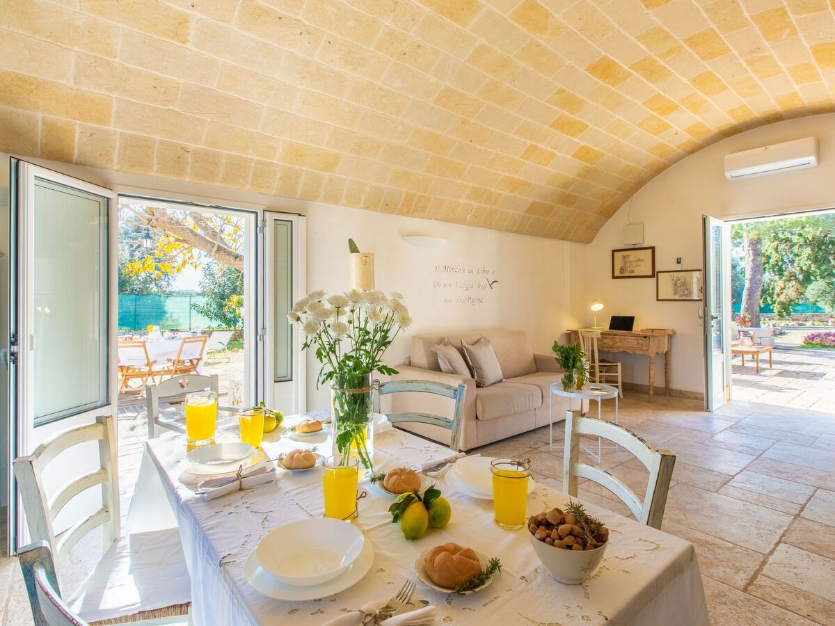 Trullo Kinderpool avec piscine privée à San Michele Salentino - Photo 8