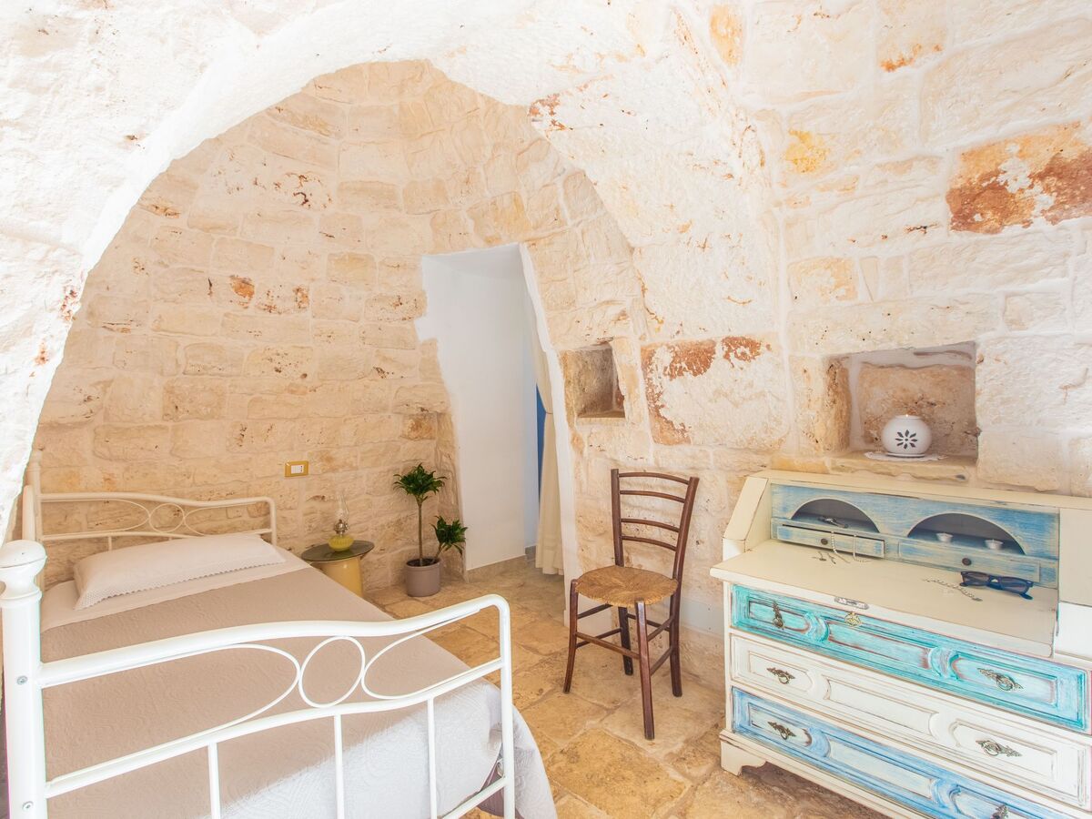 Trullo Kinderpool avec piscine privée à San Michele Salentino - Photo 13