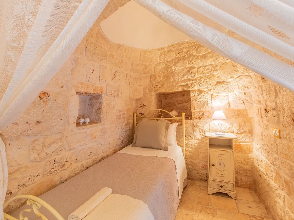 Trullo Kinderpool avec piscine privée à San Michele Salentino - Photo 14