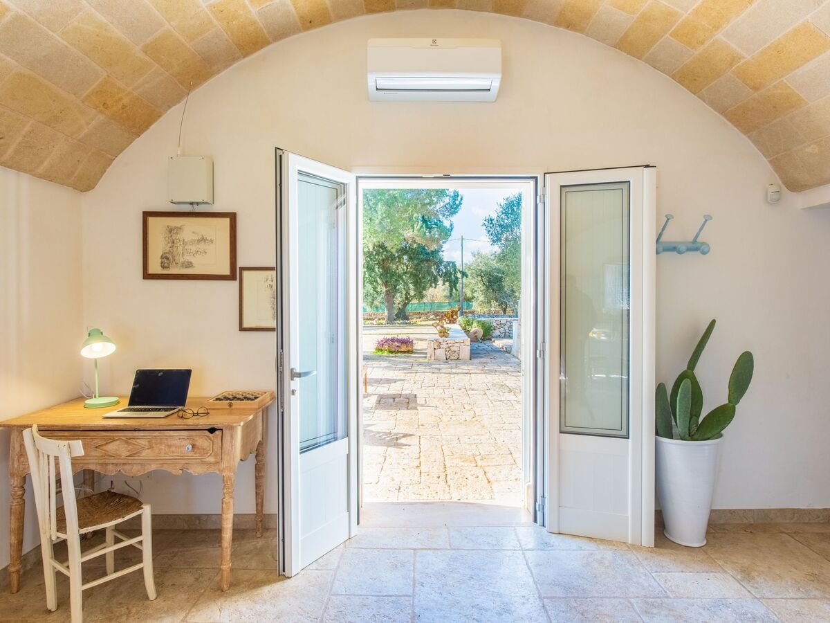 Trullo Kinderpool avec piscine privée à San Michele Salentino - Photo 24