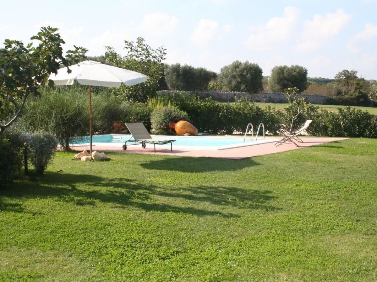 Villa with Private Pool in Ostuni Countryside - Photo 3