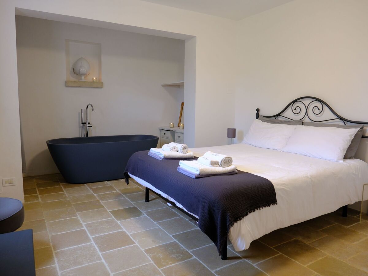 Villa with Private Pool in Ostuni Countryside - Photo 21