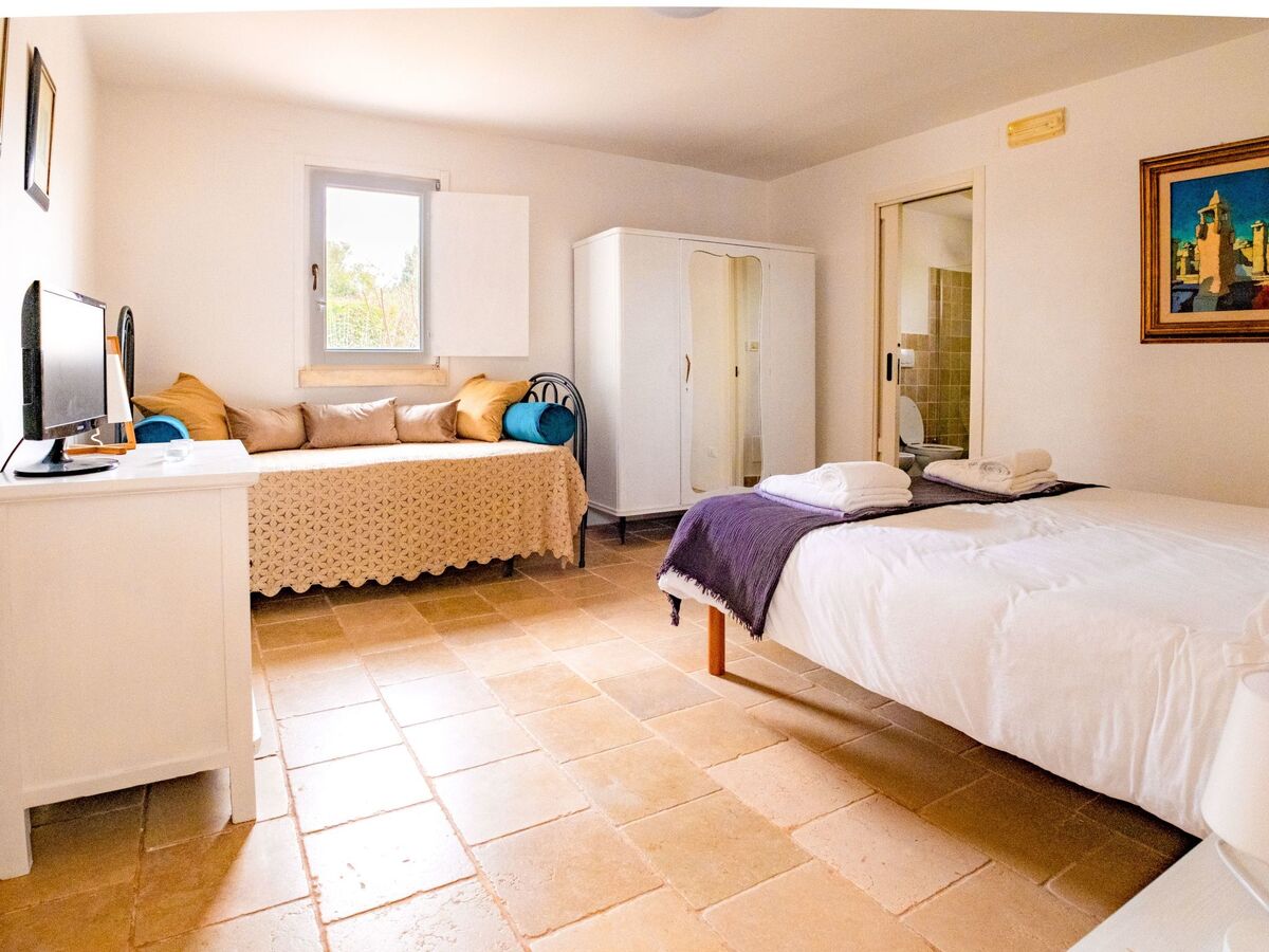 Villa with Private Pool in Ostuni Countryside - Photo 25