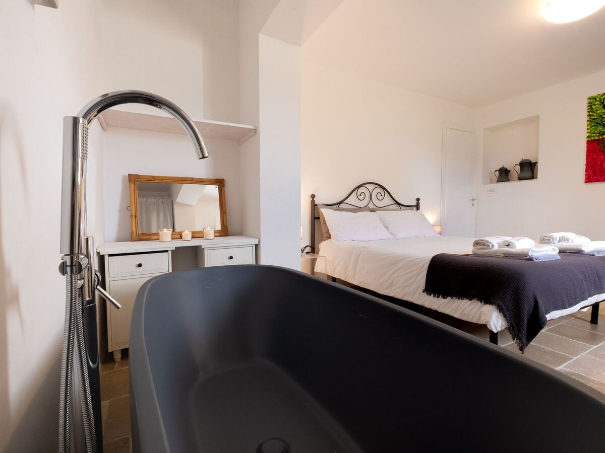 Villa with Private Pool in Ostuni Countryside - Photo 30