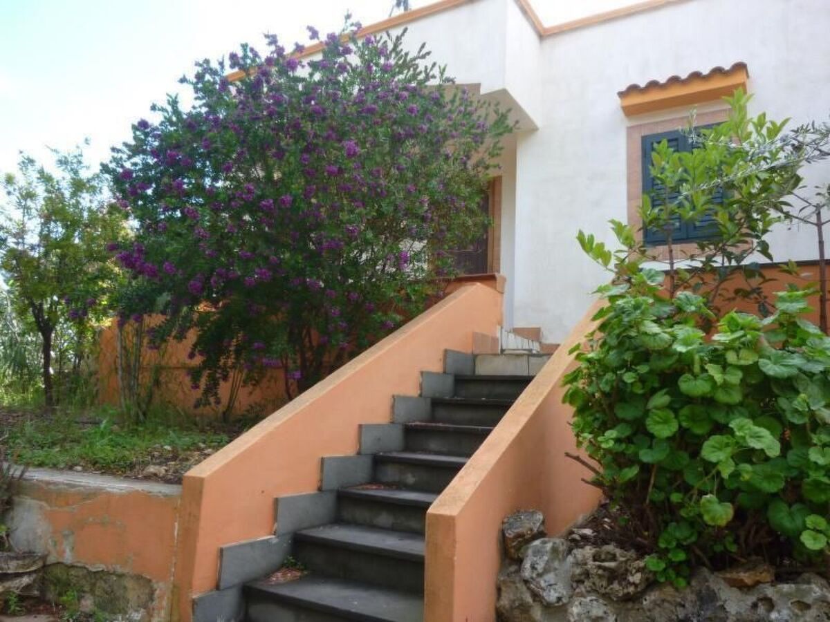 Bungalow à Vieste – véranda couverte et jardin privatif - Photo 1