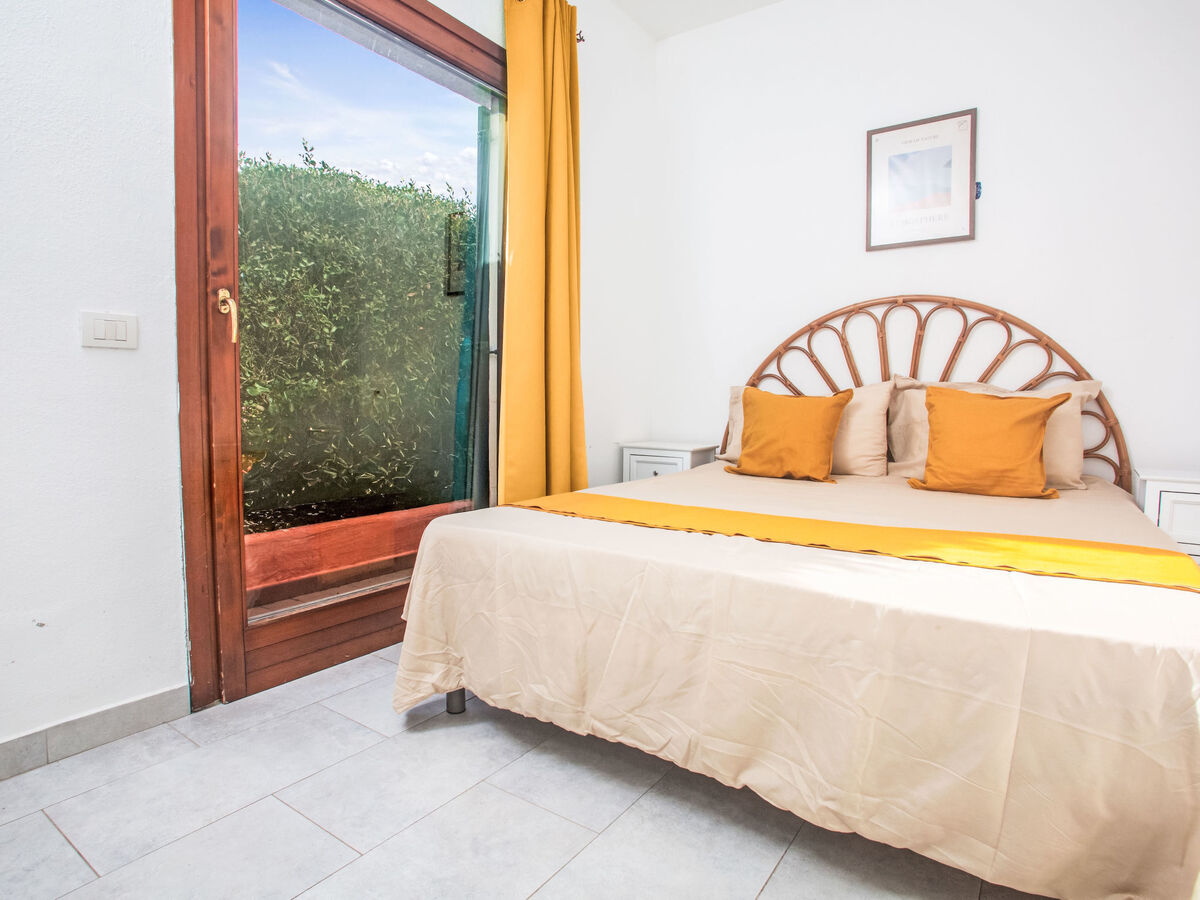 Appartement Porto Pozzo, véranda vue mer et accès plage - Photo 5