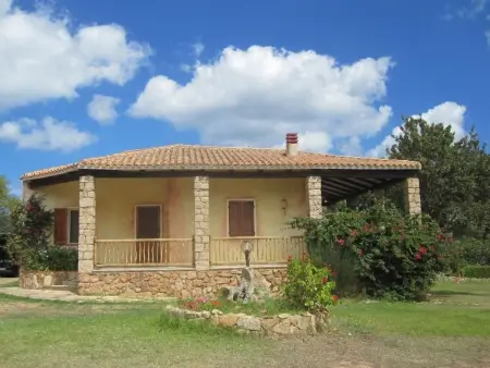 Location maison à Cannigione, Villa am Meer