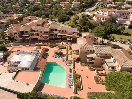 Location appartement à Porto Cervo, Apt. Cervo Marina 2LA, mit Eigentumswohnungen Schwimmbad