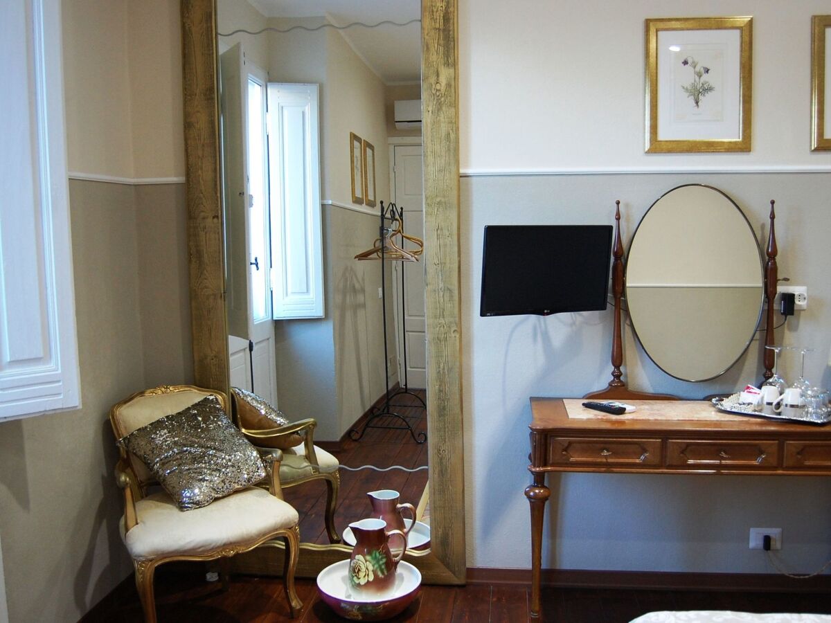 Chambre vintage au cœur historique d'Olbia - Photo 5