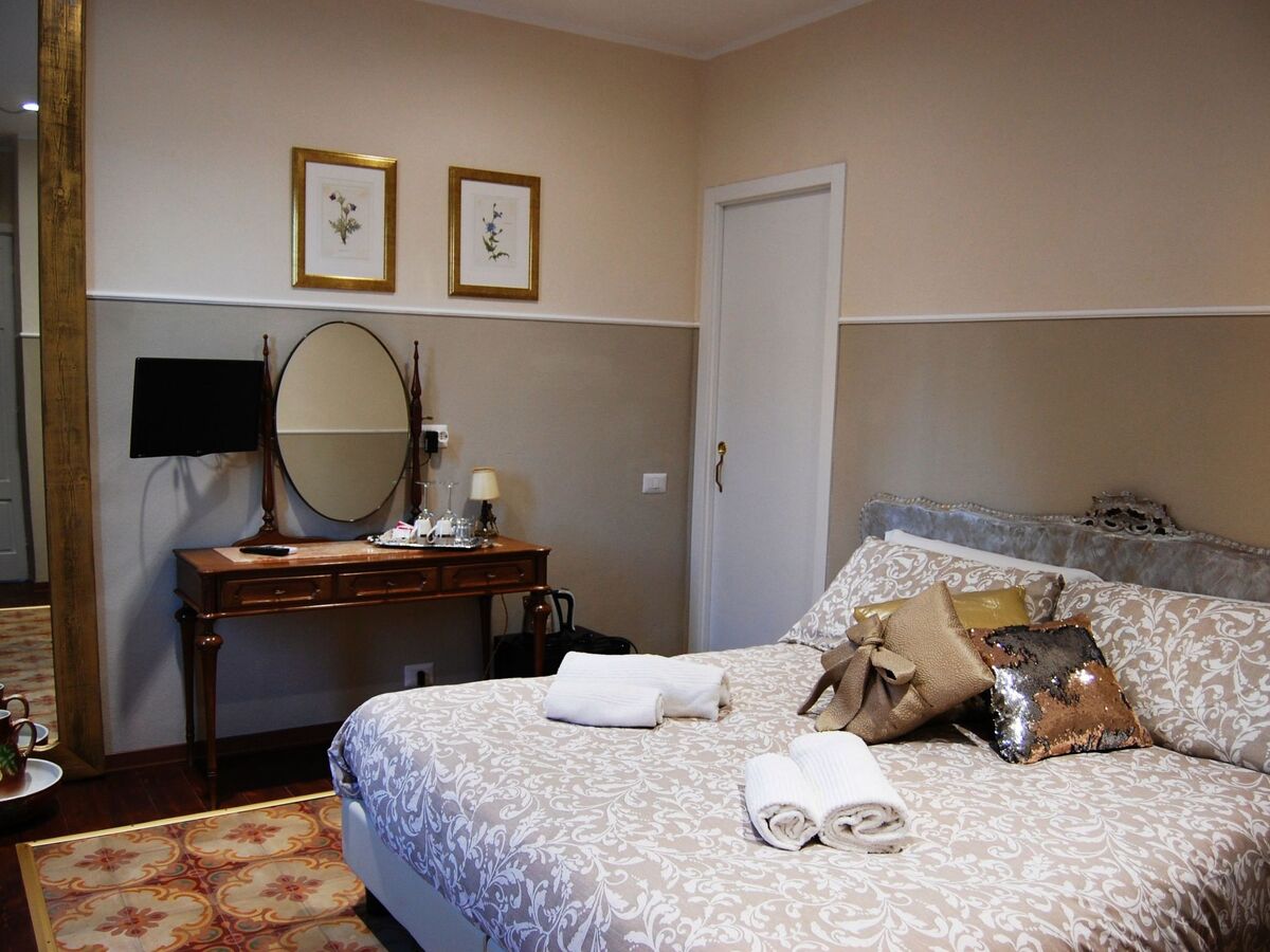 Chambre vintage au cœur historique d'Olbia - Photo 6