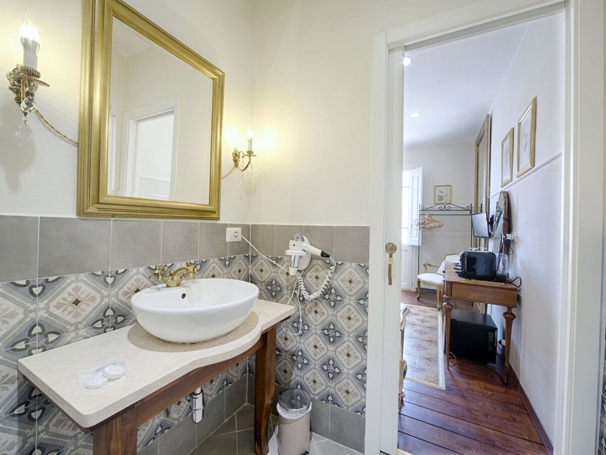 Chambre vintage au cœur historique d'Olbia - Photo 15