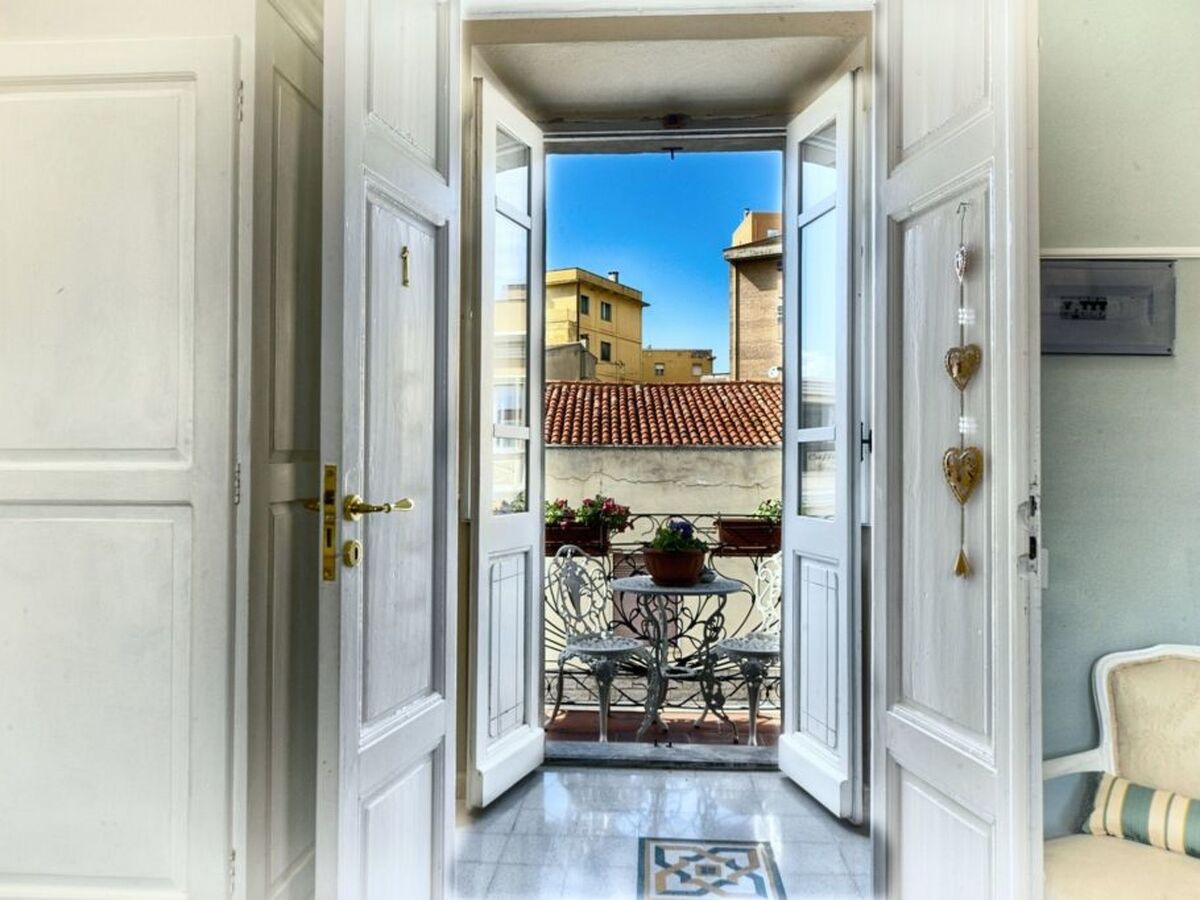 Chambre vintage dans le centre historique d'Olbia - Photo 2