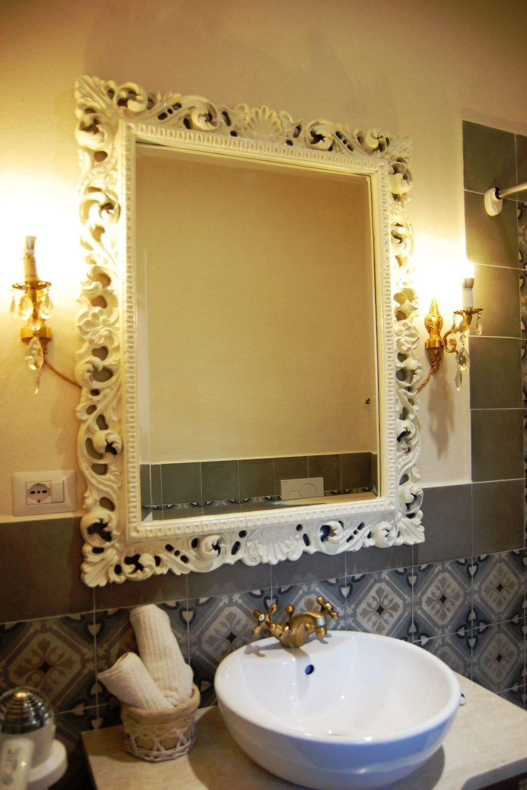 Chambre vintage dans le centre historique d'Olbia - Photo 4