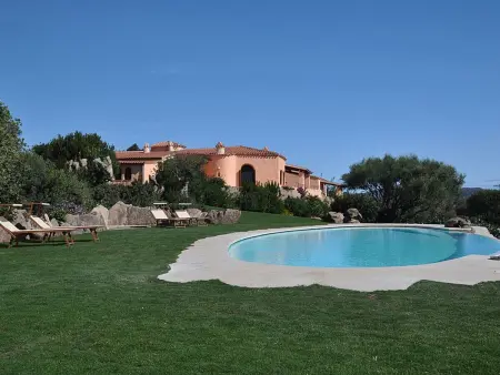 Location maison à San Teodoro, Villa Isabel, Meer- und Strandblick, Schwimmbad und Jacuzzi