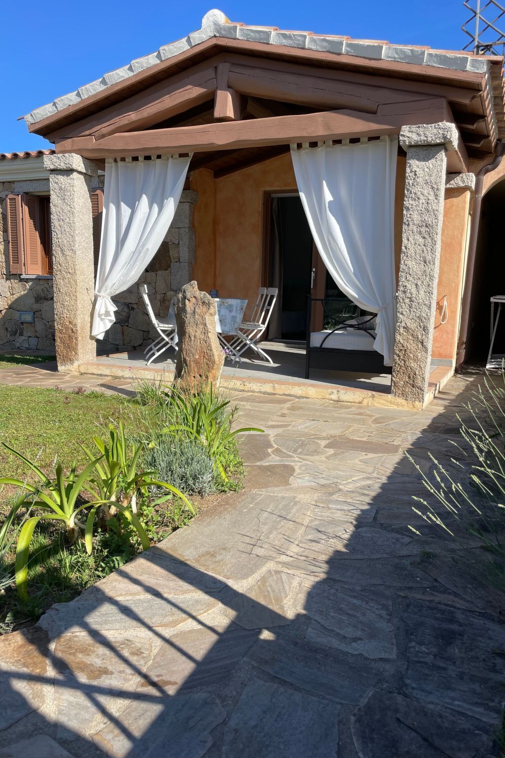 Maison 800 m de Porto Ainu avec jardin - Photo 2