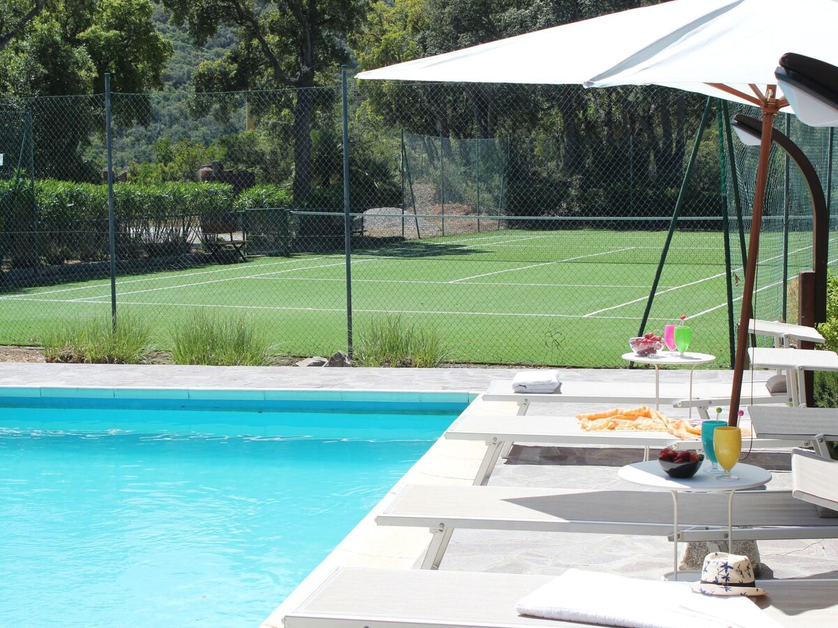 Villa EnriMar – Maison avec piscine et court de tennis à Capoliveri - Photo 1