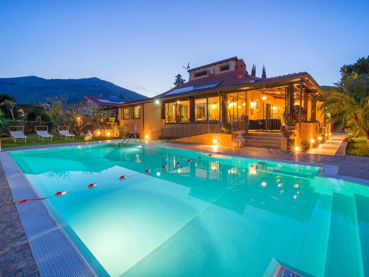Villa Mamma Maria Ela - Palermo, 4 ch, piscine - Photo 47