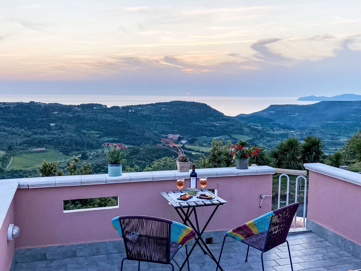 Appartement Magomadas, vue mer à 5 km de la plage - Photo 4