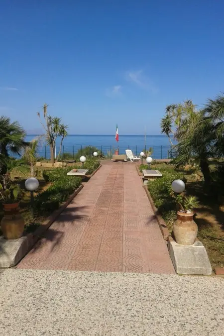 Villa Gina : appartement 10 pers., terrasse mer et plage privée : photo 4