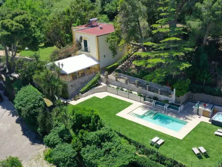 Villa Tommaso Maruggi, 4 chambres, piscine et jacuzzi à Alcamo : photo 3