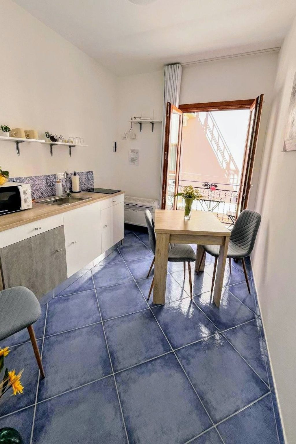Appartement design au cœur historique, balcon vue - Photo 4