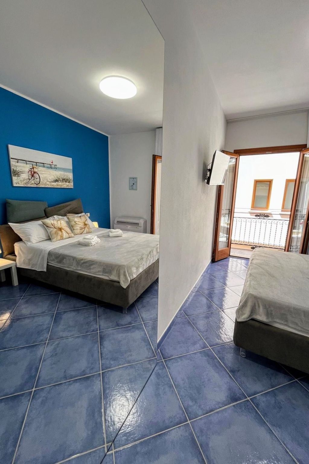 Appartement design au cœur historique, balcon vue - Photo 6